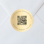 Trouwwebsite QR code details rsvp goud Ronde Sticker<br><div class="desc">Voeg je URL toe voor je trouwwebsite. Voor informatie,  details,  online rsvp. Een faux goud uitziende achtergrond,  zwarte tekst.</div>