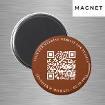 Trouwwebsite QR-code details RSVP verbrande oranje Magneet<br><div class="desc">Voeg uw URL toe voor uw trouwwebsite. Voor informatie,  details,  online RSVP. Een verbrande oranje gekleurde achtergrond,  witte tekst.</div>