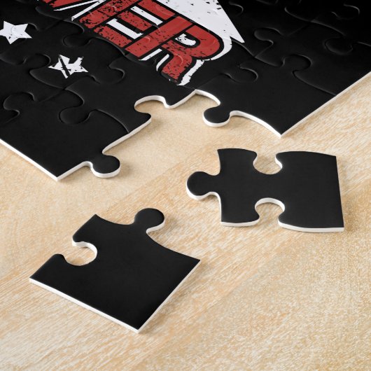 Truck Driver haalt betaalde stallen uit het venste Legpuzzel (Zijkant)