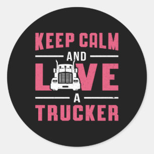 Truckers vrouw houden kalm en houden van een truck ronde sticker