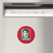 Trudeau Propaganda Poster -.png Magneet (Insitu (Vaatwasser))