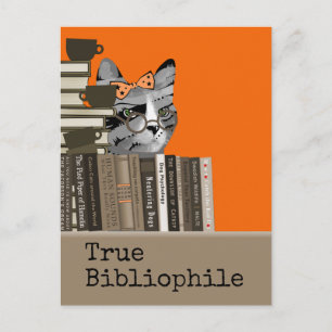 True Bibliophile - Cat with Books Briefkaart