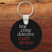 True Crime Detective Couch Di Sleutelhanger (Voorkant)