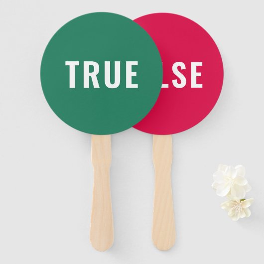 True False Game | Modern Bright Red Green Handwaaier (Voorkant en achterkant)