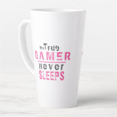 True Gamer slaapt nooit met roze meisjesgamer Latte Mok (Linkerhoek)