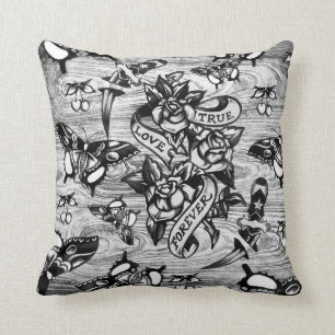 True Love Surfabilly tattoo kussen in grijs.