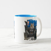 Truk Nutz - grappige kartonnen dozen Tweekleurige Koffiemok (Voorkant rechts)