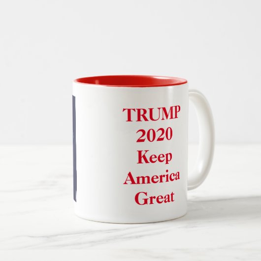 Trump 2020 Keep America Great America Tweekleurige Koffiemok (Voorkant rechts)