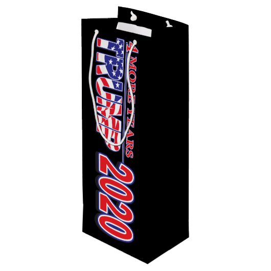 Trump 2020 Trump Hugging the American Flag Wijn Cadeautas (Achterkant Gekanteld)