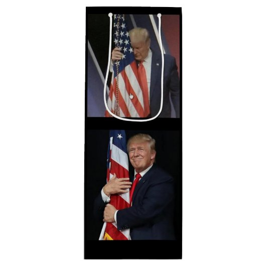 Trump 2020 Trump Hugging the American Flag Wijn Cadeautas (Voorkant)