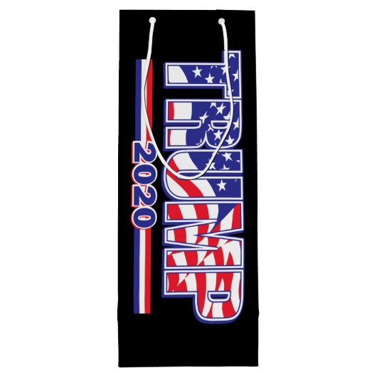 Trump 2020 Trump omhelst de Vlag Wijn Cadeautas (Achterkant)