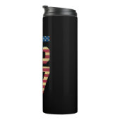 Trump 2024 45 47 -Amerikaanse vlag Retro 4547 Thermosbeker (Geroteerd rechts)