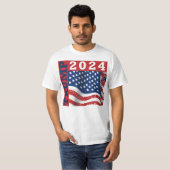 Trump 2024 Amerikaanse vlag T-shirt (Voorkant volledig)