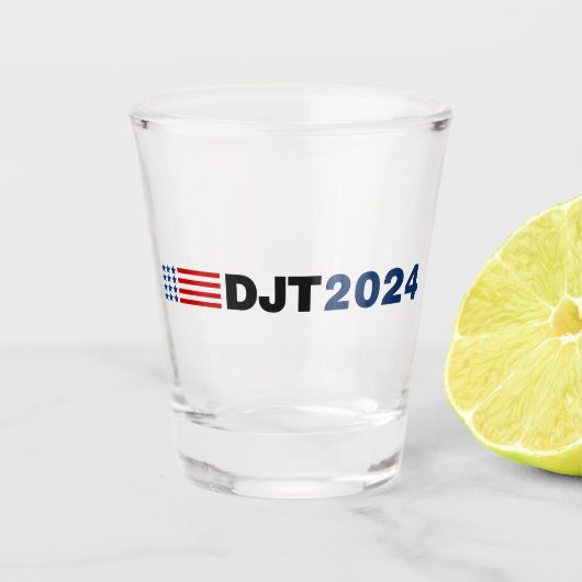 Trump 2024 DJT Shot Glas (Voorkant)