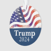 Trump 2024 Faded Amerikaanse vlag campagne Ornament (voorkant)