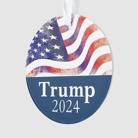 Trump 2024 Faded Amerikaanse vlag campagne Ornament (voorkant)
