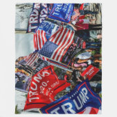 TRUMP 2024 FLEECE DEKEN (Voorkant)