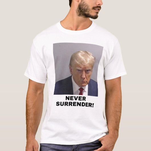 Trump 2024 geeft zich nooit over t-shirt (Voorkant)