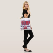 Trump 2024 Haal Amerika terug Tote Bag (Op model)