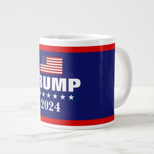 TRUMP 2024 JUMBO COFFEE MOK (Voorkant rechts)