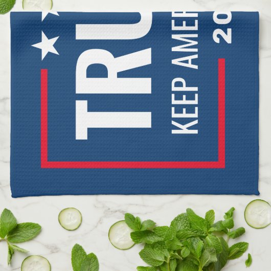 Trump 2024 Keep America Great - blue red Theedoek (Gevouwen)