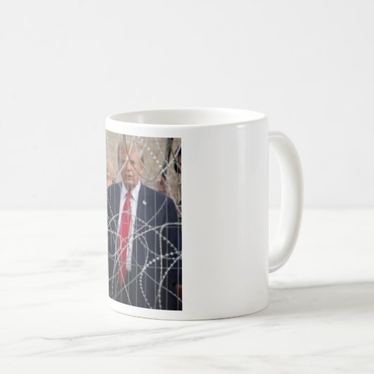 Trump 2024 koffiemok (Voorkant rechts)