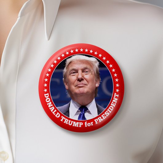 Trump 2024 met foto en rode rand ronde button 5,7 cm