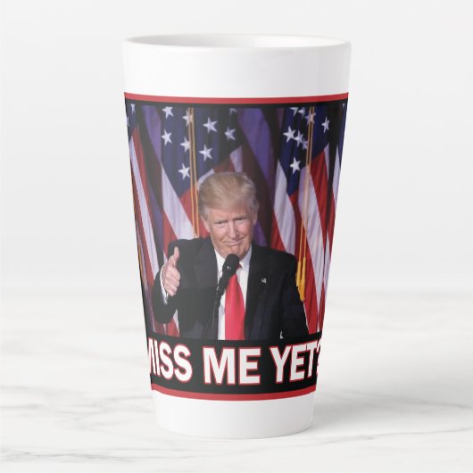 Trump 2024 Miss Me Latte Mok (Voorkant)