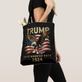 Trump 2024 Neem Amerika terug Amerikaanse vlag Tru Tote Bag (Dichtbij)