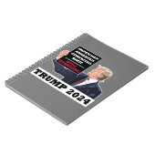 Trump 2024 Nog steeds Staande President Verkiezing Notitieboek (Linkerzijde)