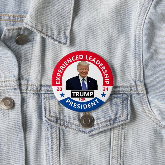 TRUMP 2024 RONDE BUTTON 7,6 CM (In situ)