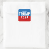 Trump 2024 Rood en Blauw w/Stars Vierkante Sticker (Tas)