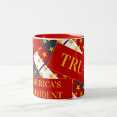 TRUMP 2024 TWEEKLEURIGE KOFFIEMOK (Center)