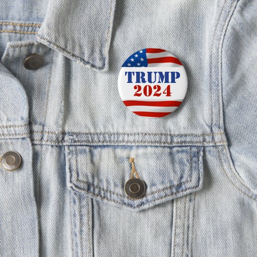 Trump 2024 USA Flag Blauw & Rode Button (In situ)