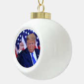 Trump 2024 zal terug zijn keramische bal ornament (Rechts)
