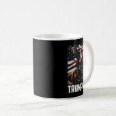 Trump 2025 4 juli Patriottisch Amerika Onafhankeli Koffiemok (Voorkant rechts)