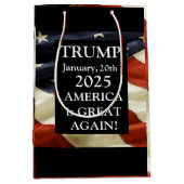 TRUMP 2025 MEDIUM CADEAUZAKJE (Voorkant)