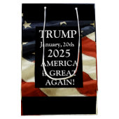 TRUMP 2025 MEDIUM CADEAUZAKJE (Achterkant)