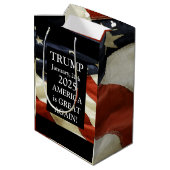 TRUMP 2025 MEDIUM CADEAUZAKJE (Achterkant Gekanteld)