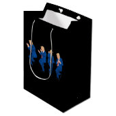 Trump 45 47 Grappige Dans Dansen VS President Medium Cadeauzakje (Voorkant Gekanteld)