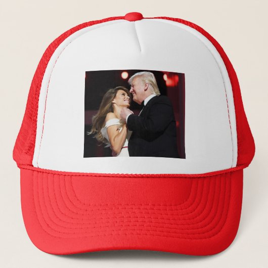 Trump-and-Melania Trucker Pet (Voorkant)