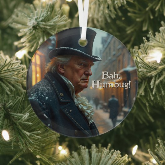 Trump Bah Humbug Glas Ornament (Insitu)