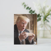 Trump bewondert zijn gestolen brood briefkaart (Staand voorkant)