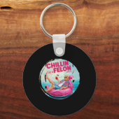 Trump Chillin Als een Felon Zomer Retro Pool Float Sleutelhanger (Voorkant)