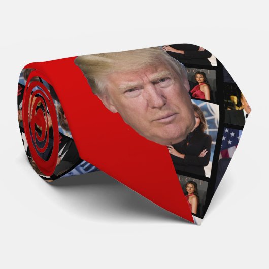 TRUMP-COLLAGE STROPDAS (Opgerold)