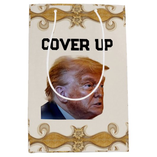Trump Cover Up Gift Bag Medium Cadeauzakje (Voorkant)