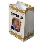 Trump Cover Up Gift Bag Medium Cadeauzakje (Achterkant Gekanteld)
