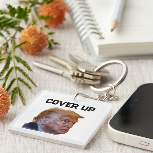 Trump Cover Up Keychain (Voorkant Rechts)