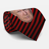 TRUMP DARK RED EN BLACK STROPDAS (Opgerold)