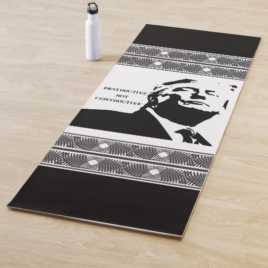 Trump/Destructieve Niet Constructieve Yogamat (In situ)